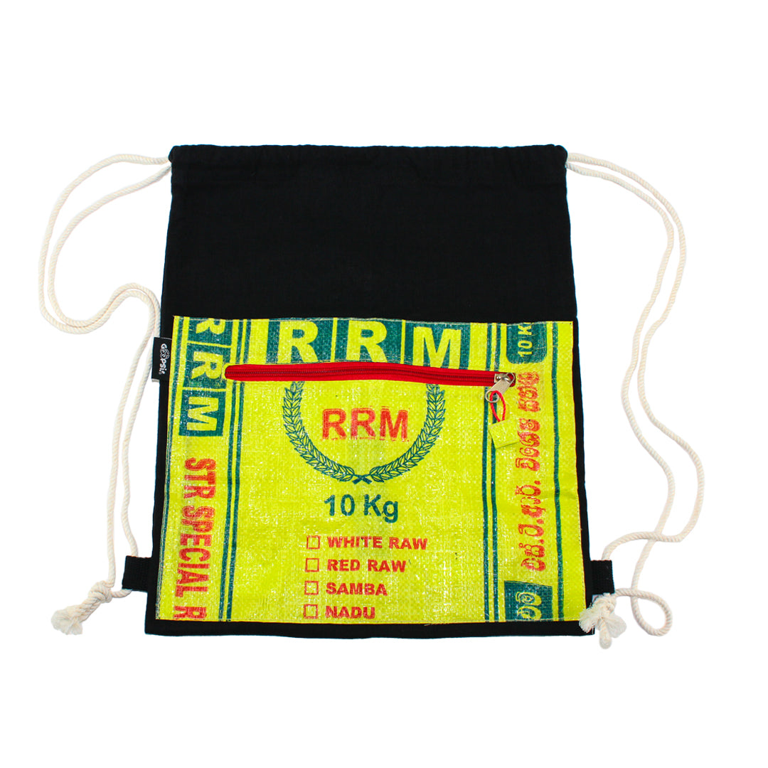 Goopsi nachhaltiger Turnbeutel aus handgewebter Baumwolle schwarz mit Reissackapplikation upcycling fairtrade leichter Rucksack Sportbeutel viel Stauraum mit Zugband zum Verschließen Trageriemen aus Baumwolle