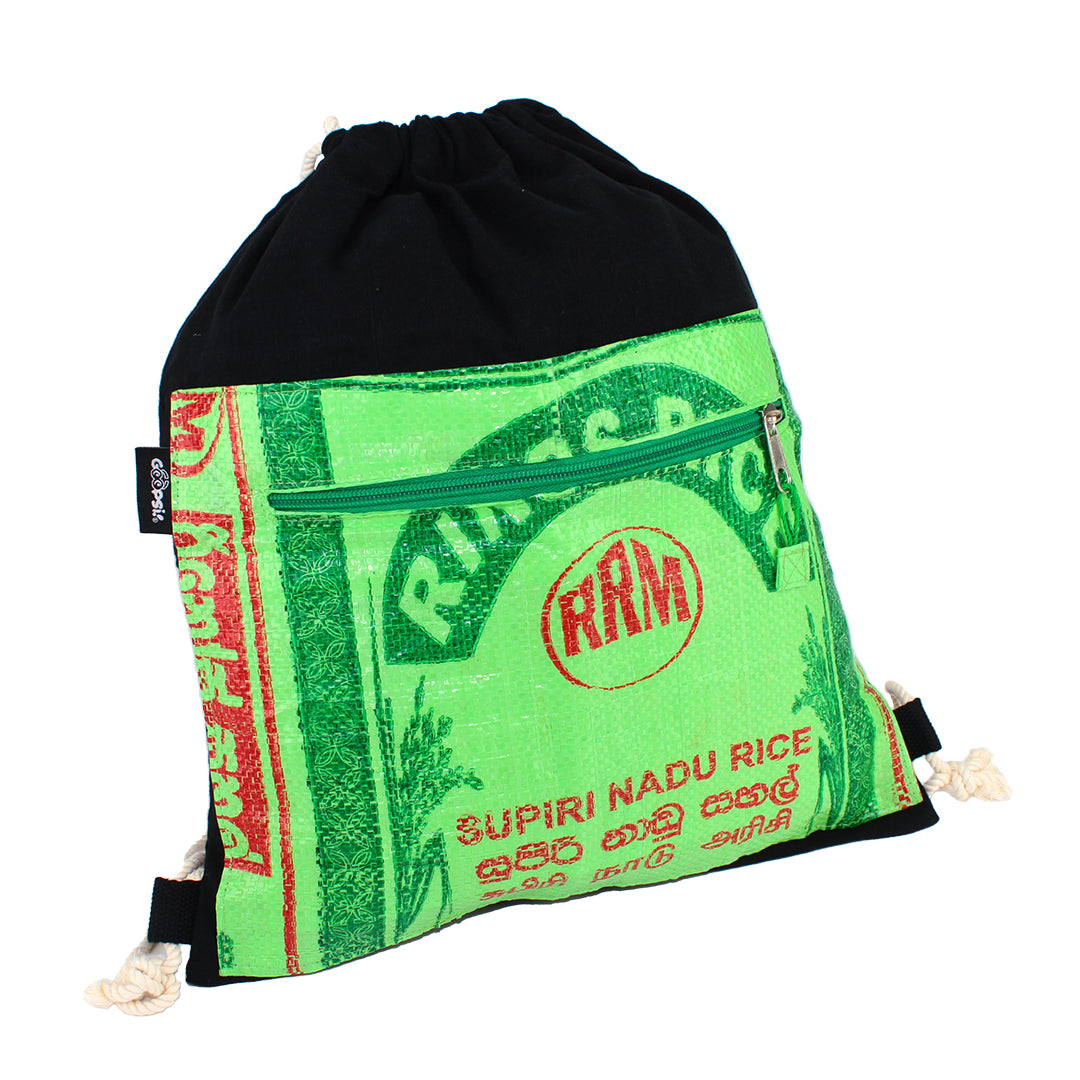 Goopsi nachhaltiger Turnbeutel aus handgewebter Baumwolle schwarz mit Reissackapplikation upcycling fairtrade leichter Rucksack Sportbeutel viel Stauraum mit Zugband zum Verschließen Trageriemen aus Baumwolle